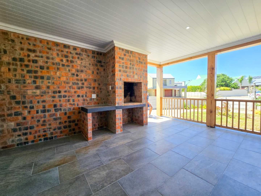 3 Bedroom Property for Sale in Stilbaai Wes Western Cape